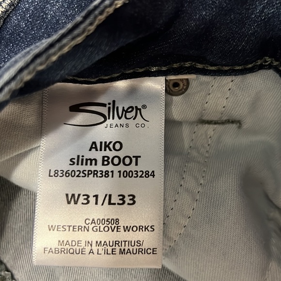 Silver Jeans - Picture 4 of 4